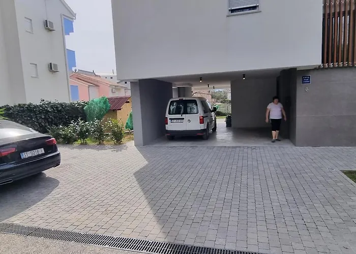 Apartman With Parking Space - Split - 22298