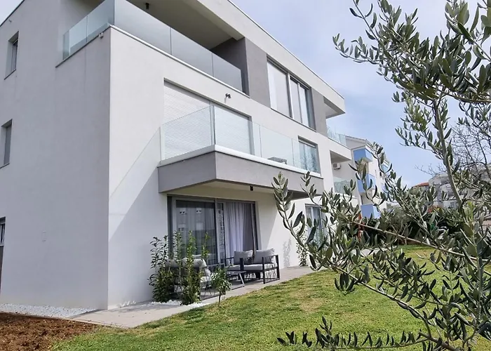 With Parking Space - Split - 22298 Apartman Podstrana
